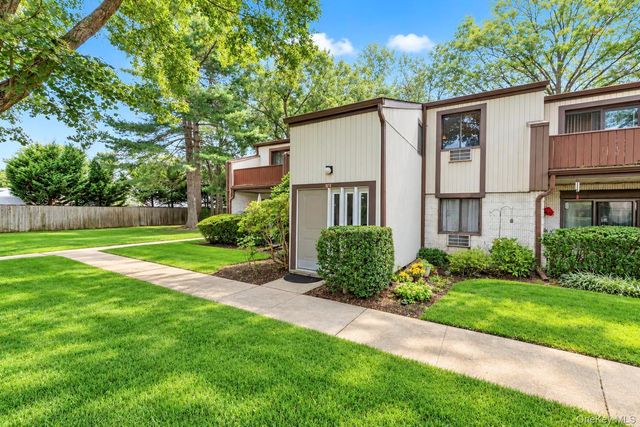 107 Richmond Boulevard 4B, Ronkonkoma, NY 11779
