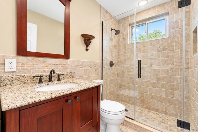 107 Richmond Boulevard 4B, Ronkonkoma, NY 11779