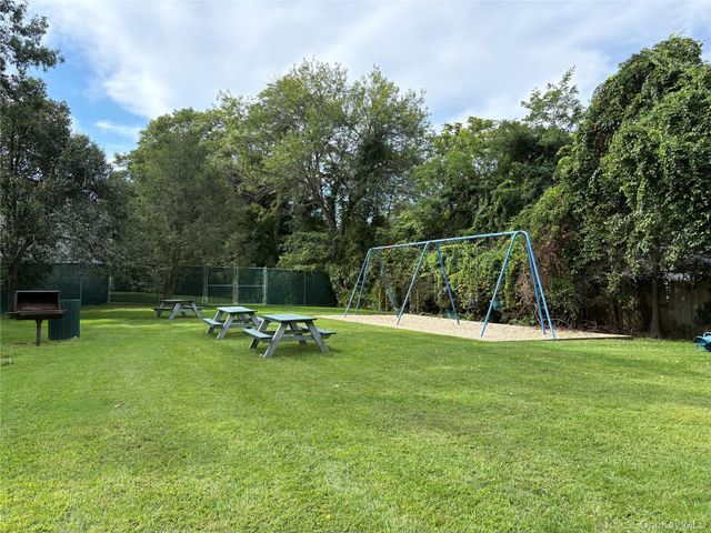107 Richmond Boulevard 4B, Ronkonkoma, NY 11779
