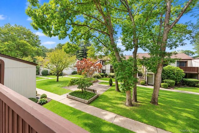 107 Richmond Boulevard 4B, Ronkonkoma, NY 11779