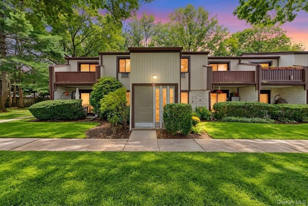 107 Richmond Boulevard 4B, Ronkonkoma, NY 11779