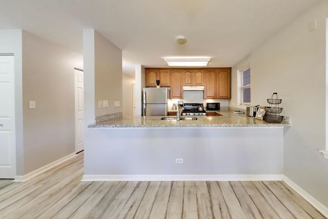651 W Division Street A, Chicago, IL 60610