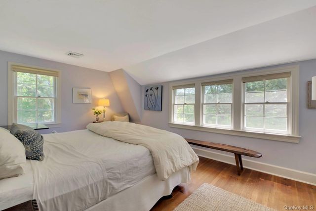 90 Old Depot Road, Quogue, NY 11959