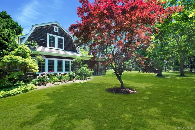 90 Old Depot Road, Quogue, NY 11959