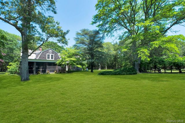 90 Old Depot Road, Quogue, NY 11959