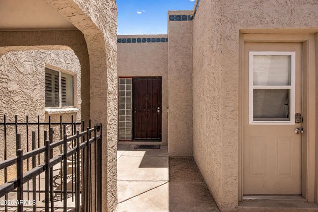 1141 E BERYL Avenue, Phoenix, AZ 85020