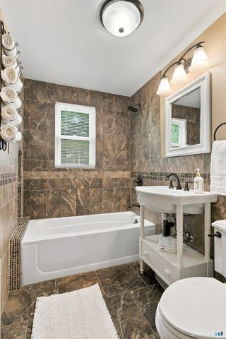 64 Davenport Road, West Hartford, CT 06110