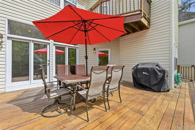 9 Oxford Court, Wheatley Heights, NY 11798
