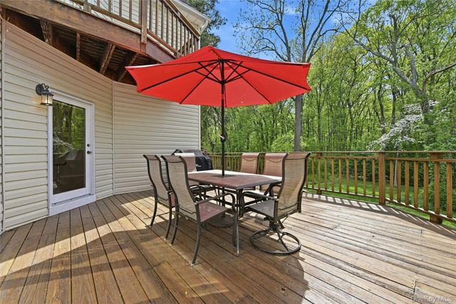 9 Oxford Court, Wheatley Heights, NY 11798
