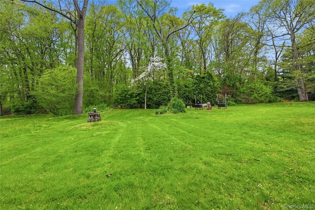 9 Oxford Court, Wheatley Heights, NY 11798