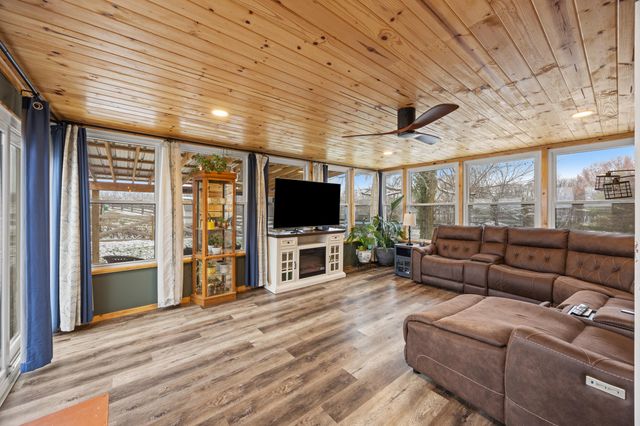 864 Escondida Road, Paris, KY 40361