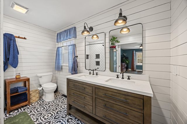 864 Escondida Road, Paris, KY 40361