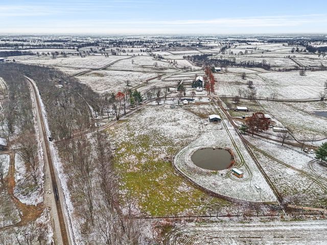 864 Escondida Road, Paris, KY 40361