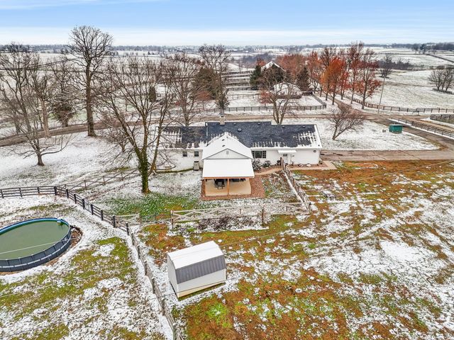 864 Escondida Road, Paris, KY 40361