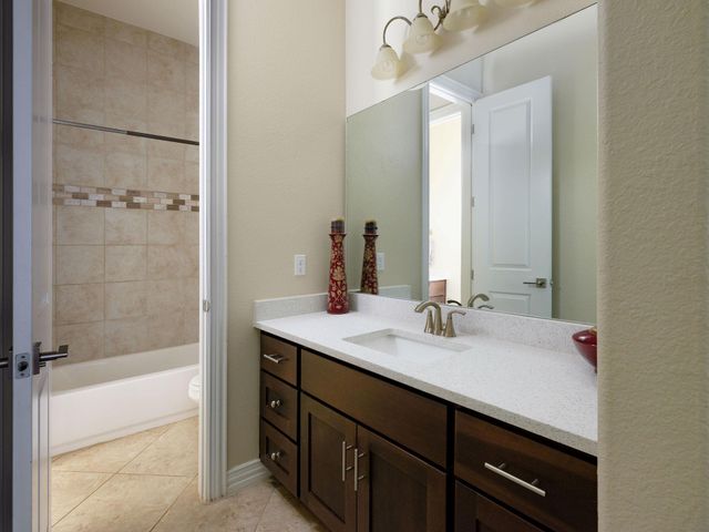 2721 Vista Heights DR, Leander, TX 78641