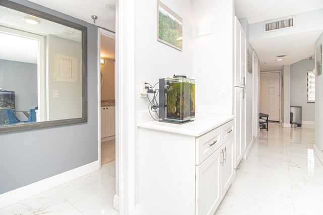 2202 S Cypress Bend Drive 706, Pompano Beach, FL 33069