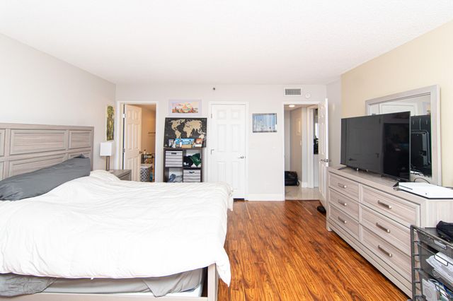 2202 S Cypress Bend Drive 706, Pompano Beach, FL 33069