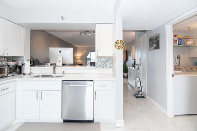 2202 S Cypress Bend Drive 706, Pompano Beach, FL 33069