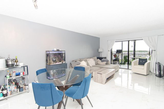 2202 S Cypress Bend Drive 706, Pompano Beach, FL 33069