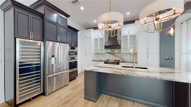 1068 19TH AVENUE N, St Petersburg, FL 33704