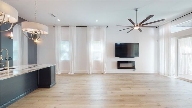 1068 19TH AVENUE N, St Petersburg, FL 33704