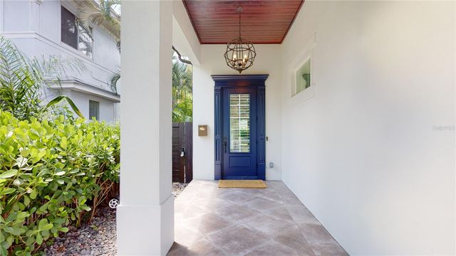 1068 19TH AVENUE N, St Petersburg, FL 33704