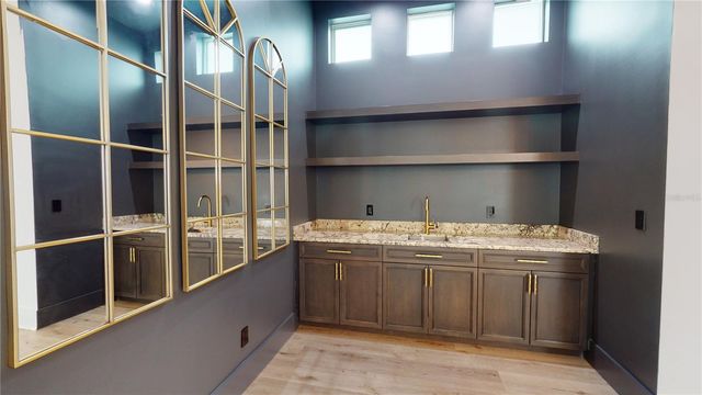 1068 19TH AVENUE N, St Petersburg, FL 33704