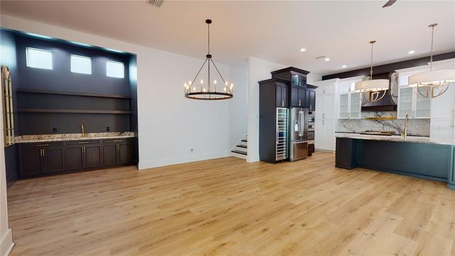 1068 19TH AVENUE N, St Petersburg, FL 33704