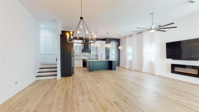 1068 19TH AVENUE N, St Petersburg, FL 33704