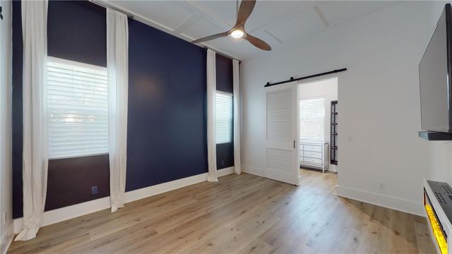 1068 19TH AVENUE N, St Petersburg, FL 33704