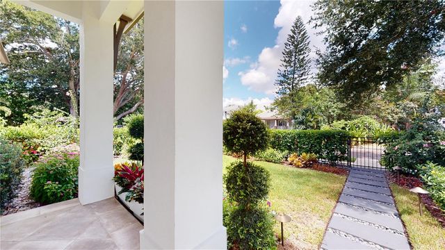 1068 19TH AVENUE N, St Petersburg, FL 33704