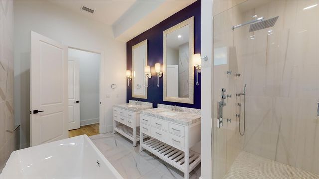 1068 19TH AVENUE N, St Petersburg, FL 33704
