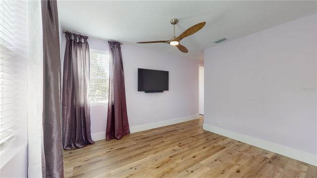 1068 19TH AVENUE N, St Petersburg, FL 33704