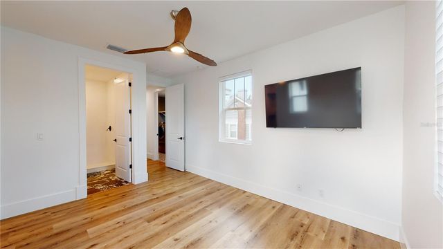 1068 19TH AVENUE N, St Petersburg, FL 33704