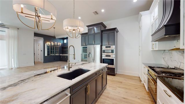 1068 19TH AVENUE N, St Petersburg, FL 33704