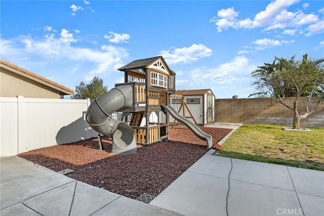 2007 W Windhaven, Rialto, CA 92377