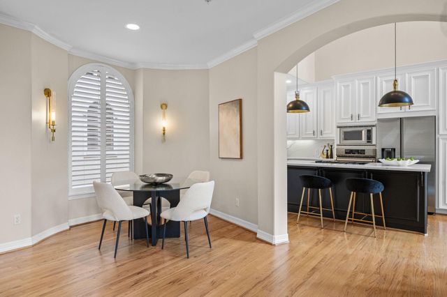 2086 Brentwood Drive, Houston, TX 77019