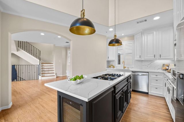 2086 Brentwood Drive, Houston, TX 77019