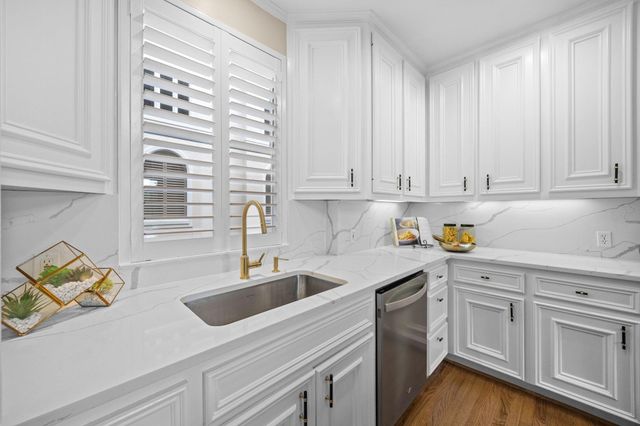 2086 Brentwood Drive, Houston, TX 77019