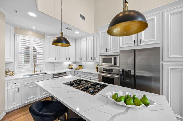 2086 Brentwood Drive, Houston, TX 77019