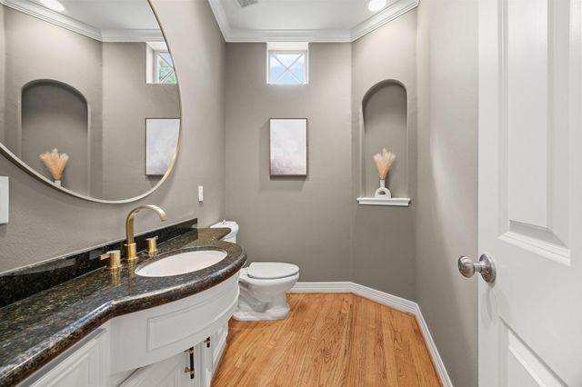 2086 Brentwood Drive, Houston, TX 77019