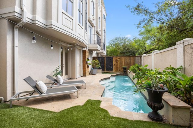 2086 Brentwood Drive, Houston, TX 77019