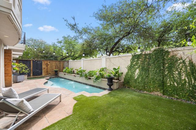 2086 Brentwood Drive, Houston, TX 77019