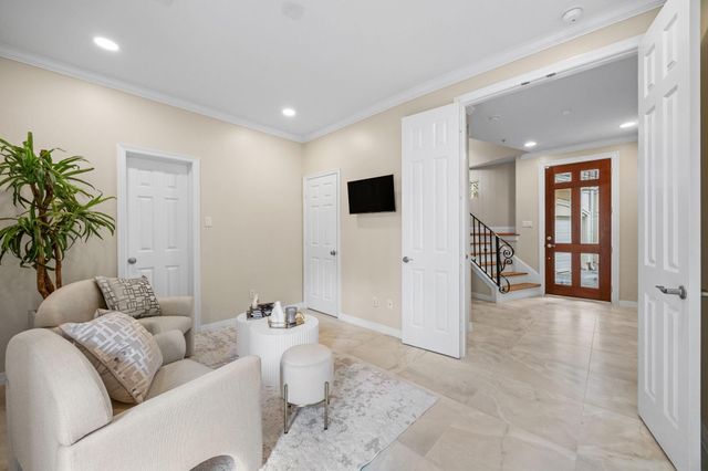 2086 Brentwood Drive, Houston, TX 77019