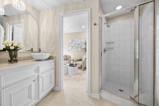 2086 Brentwood Drive, Houston, TX 77019