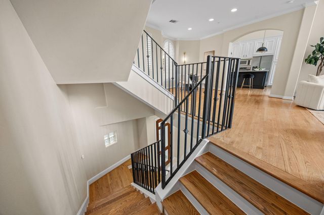 2086 Brentwood Drive, Houston, TX 77019