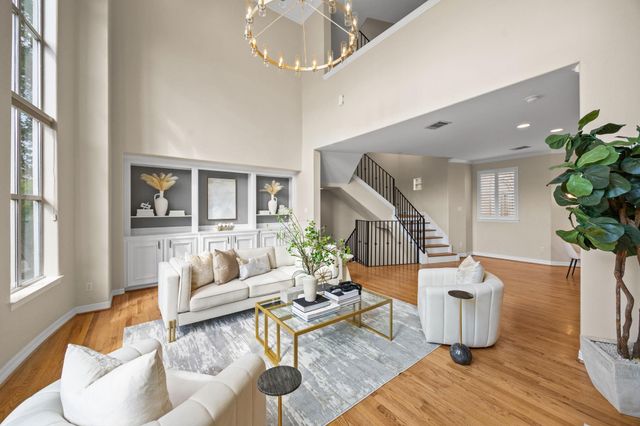 2086 Brentwood Drive, Houston, TX 77019