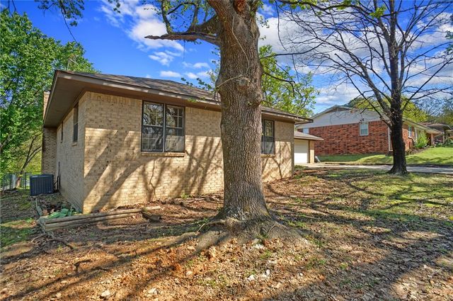 1504 N Hills Boulevard, Van Buren, AR 72956