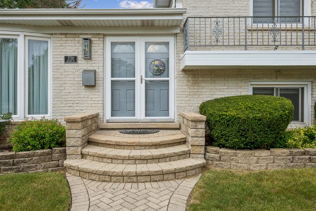 7730 Arcadia Street, Morton Grove, IL 60053