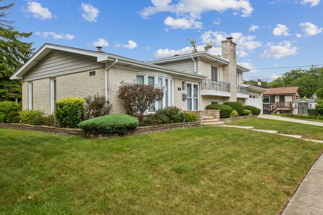 7730 Arcadia Street, Morton Grove, IL 60053